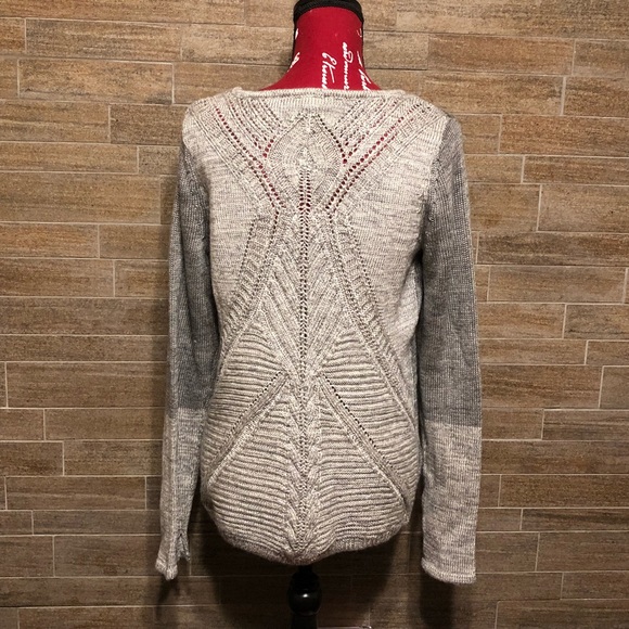 The Limited Gray sweater - Picture 4 of 6